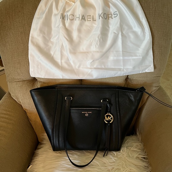 Michael K Black Pocketbook. Used twice - Picture 2 of 9